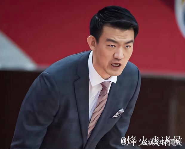 输辽宁问题太多!全队没配合,王博无应变,吴晓下滑引篮板被虐! 输辽宁问题太多!全队没配合,王博无应变,吴晓下滑引篮板被虐!