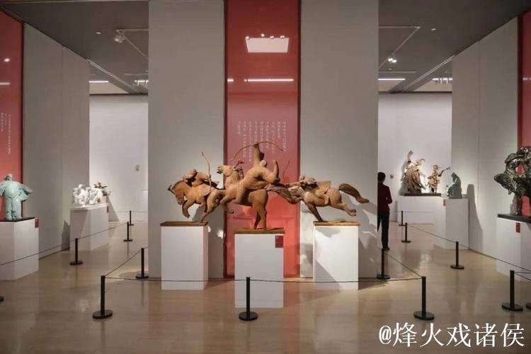 首届青年雕塑作品展览在中国美术馆开幕