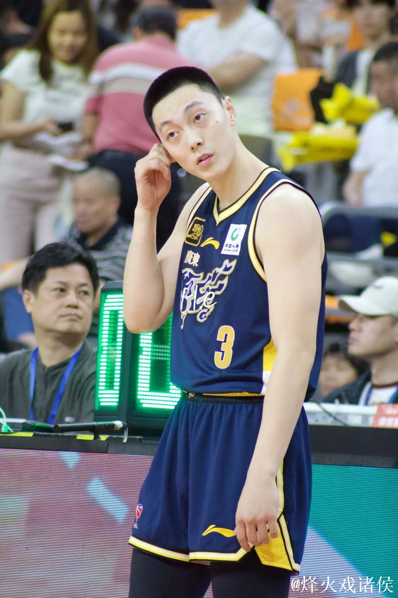 单场11助攻!胡明轩:我们欠缺这种强度的比赛 单场11助攻!胡明轩:我们欠缺这种强度的比赛