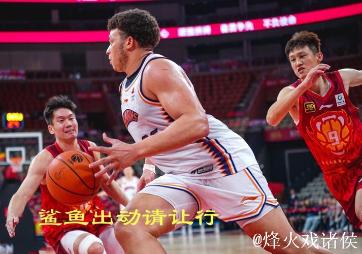 客场挑战深圳队,上海大鲨鱼冲击十连胜! 客场挑战深圳队,上海大鲨鱼冲击十连胜!